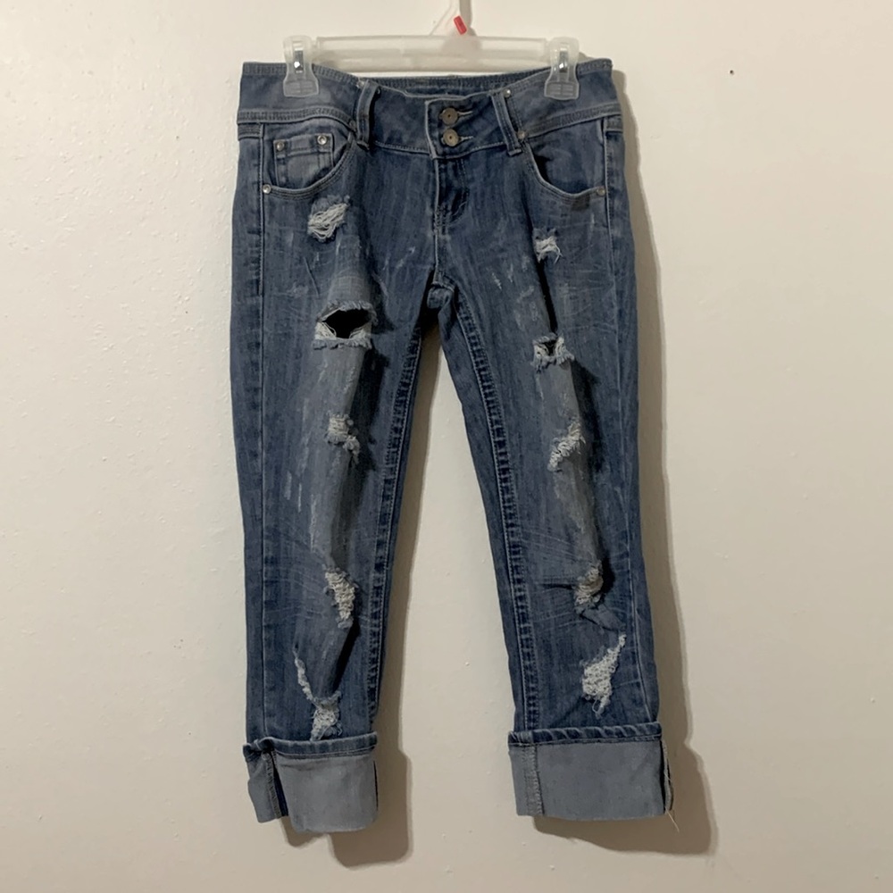 Almost Famous Capri Jeans Size 7 Few Stones missing on pockets Used